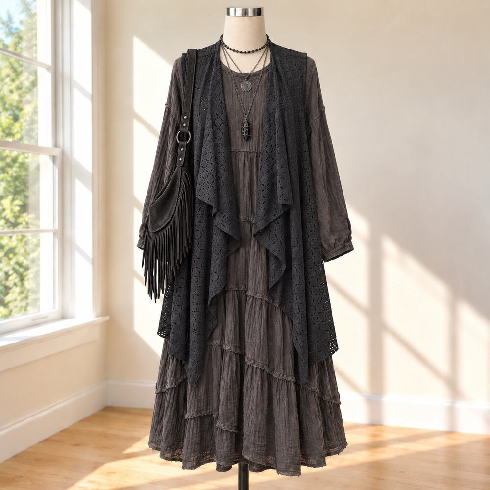 Vintage Suede Laser Cut Vest Sz.L/XL Boho Grunge Witchy Lagenlook Whimsigoth